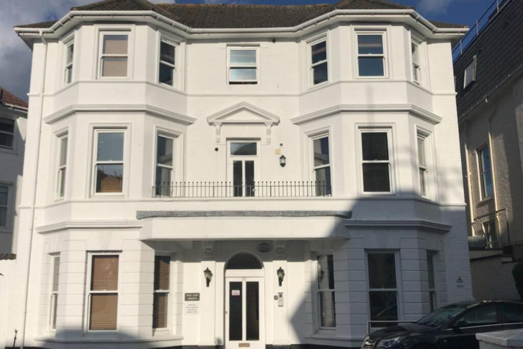 Luxury 2 Beds Apartment By The Sea Bournemouth Exterior foto